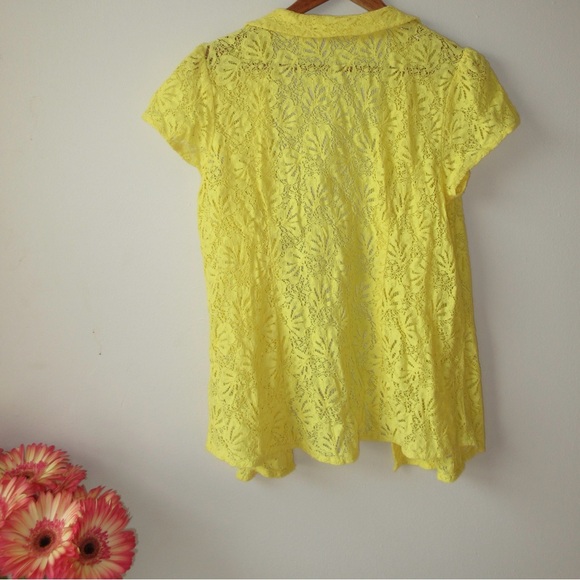 lemon yellow short sleeve floral lace button up/ cover🌟 - Picture 4 of 9